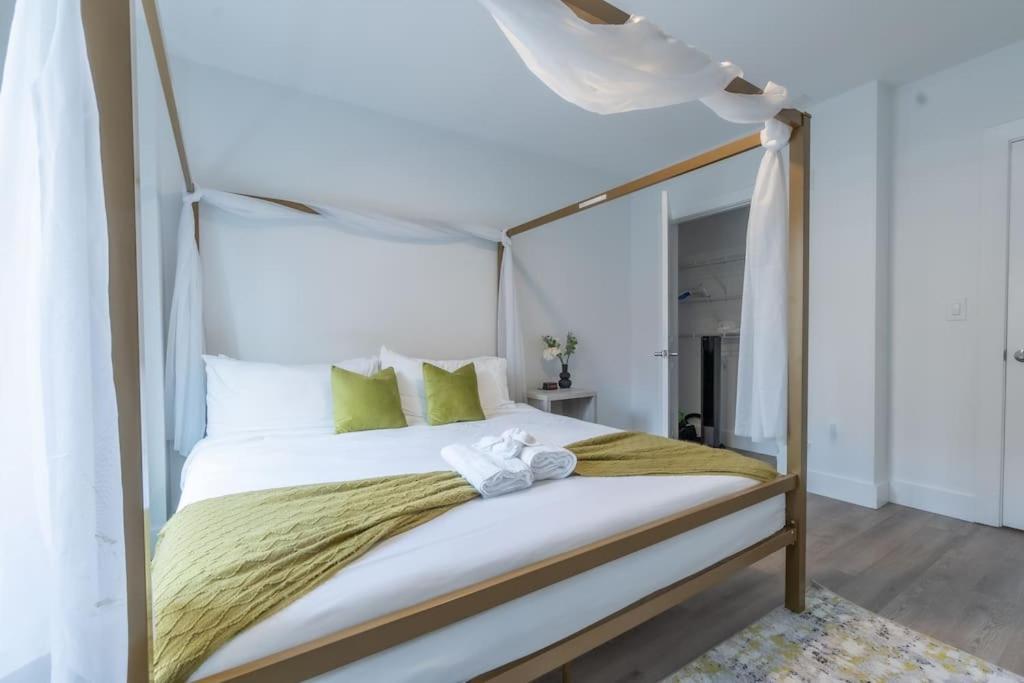 2 Bedroom 2 Bath Suite, Near American Dream And The Airport, Free Parking, King Bed And 2 Queen Beds, Washer And Dryer Orange Kültér fotó