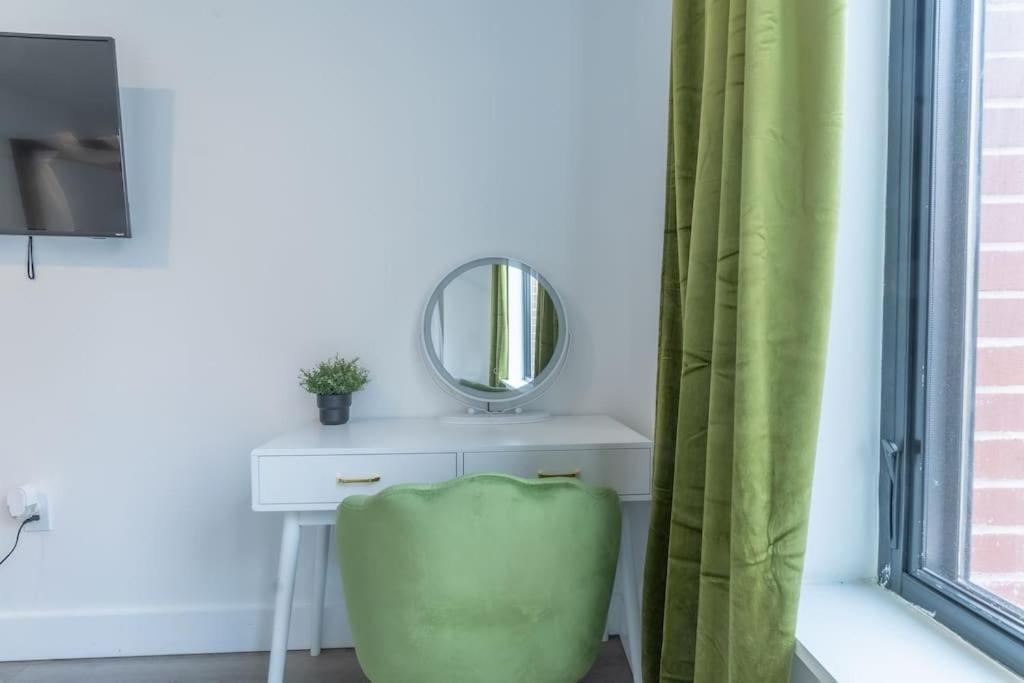 2 Bedroom 2 Bath Suite, Near American Dream And The Airport, Free Parking, King Bed And 2 Queen Beds, Washer And Dryer Orange Kültér fotó