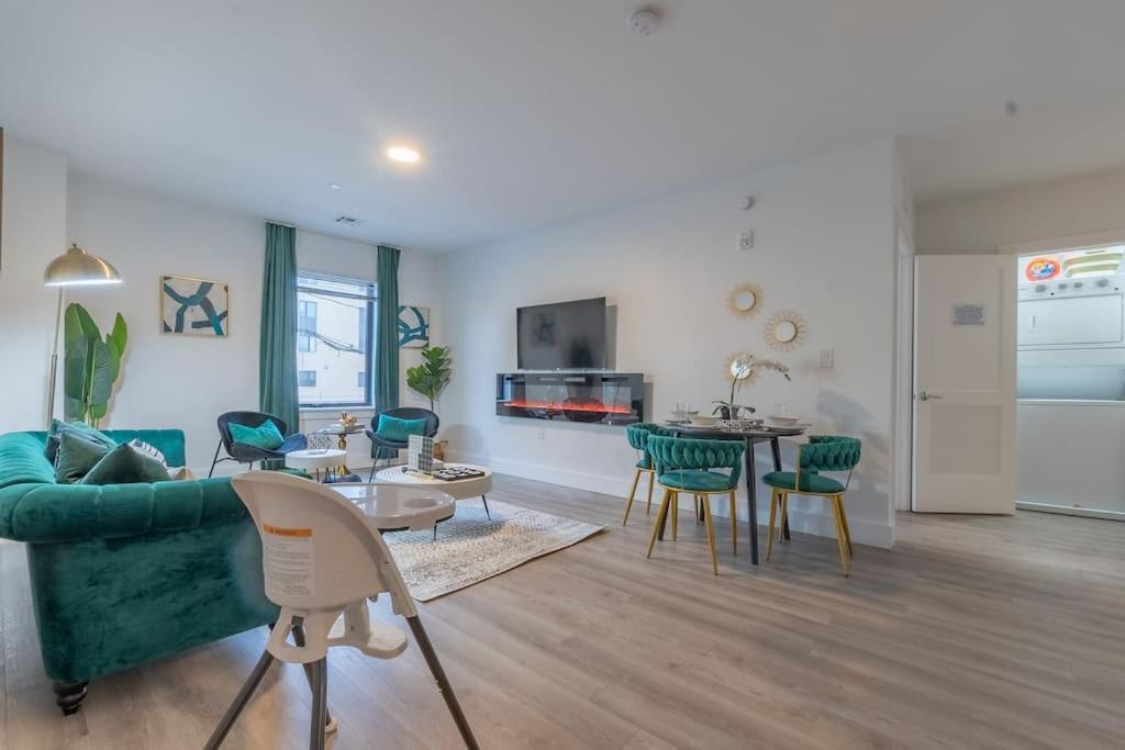 2 Bedroom 2 Bath Suite, Near American Dream And The Airport, Free Parking, King Bed And 2 Queen Beds, Washer And Dryer Orange Kültér fotó