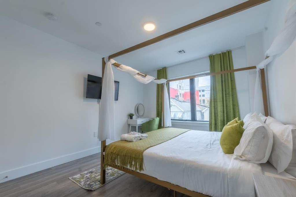 2 Bedroom 2 Bath Suite, Near American Dream And The Airport, Free Parking, King Bed And 2 Queen Beds, Washer And Dryer Orange Kültér fotó